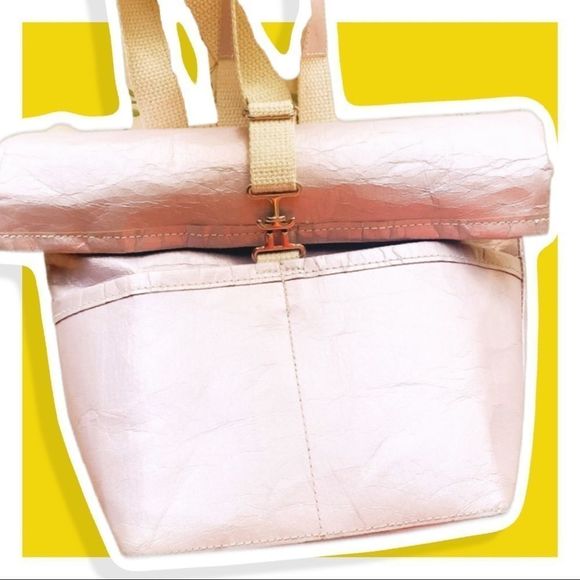 urbana sacs Handbags - Urbana Sacs. Rose Gold Adjustable Paper Lunch Sac